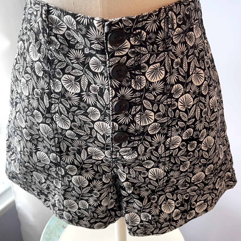 New Button Front Structured Shorts In Palm Leaf - image 4